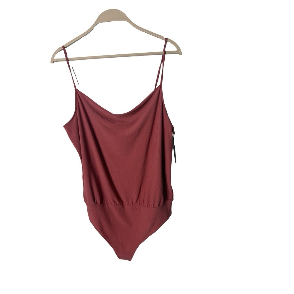 Free‎ Press Red baroque Long-Sleeve V-Neck Bodysuit Size Medium Stretch Knit